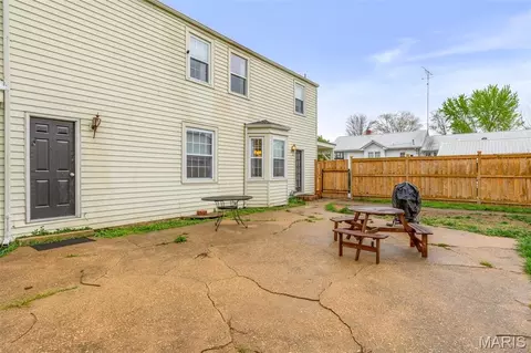 Exterior - 404 Marshall St, Fredericktown, MO 63645 photo 6 of 6