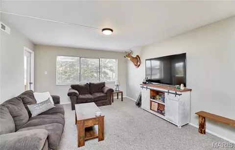 7 Fairways Cir #E, Saint Charles, MO 63303