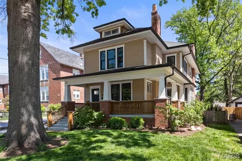 30 Gray Ave, Webster Groves, MO 63119