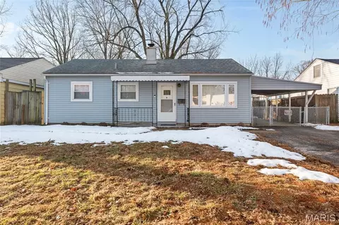 3916 Shirley Dr, Belleville, IL 62226