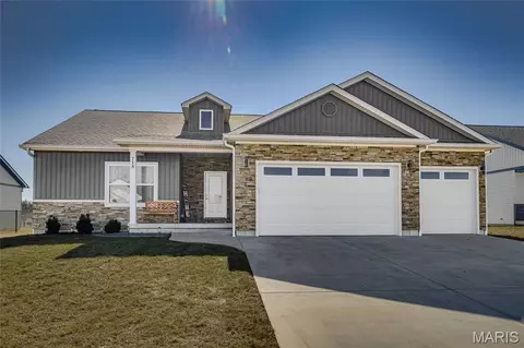 718 Deerfield Ln, Farmington, MO 63640