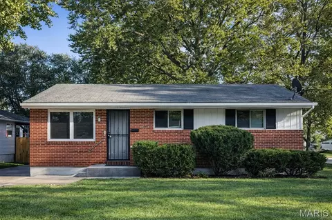 10632 Glen Garry Rd, Saint Louis, MO 63137