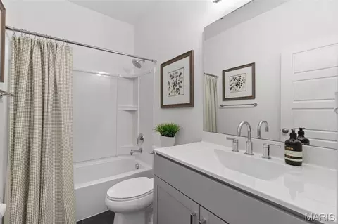 Bath - 3300 White Pine Dr, Imperial, MO 63052 photo 3 of 3