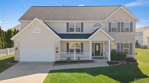 294 Fox Ridge Dr, Saint Charles, MO 63303