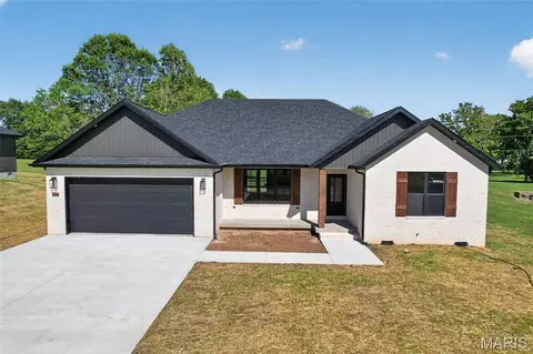 2228 Cherry Blossom Cir, Lebanon, MO 65536