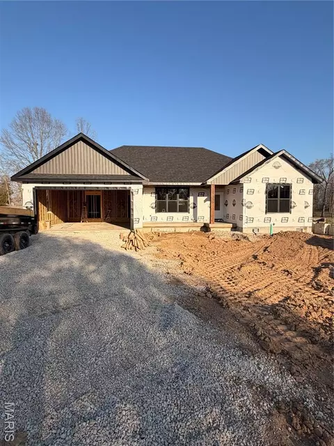 2228 Cherry Blossom Cir, Lebanon, MO 65536