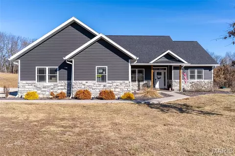 56900 Patriot Ln, New London, MO 63459