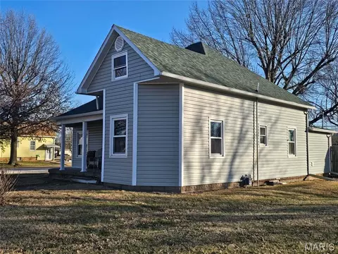 Exterior - 507 E Pine St, Percy, IL 62272 photo 1 of 3