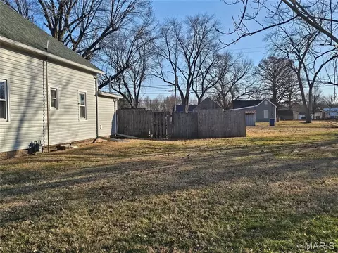 Exterior - 507 E Pine St, Percy, IL 62272 photo 2 of 3