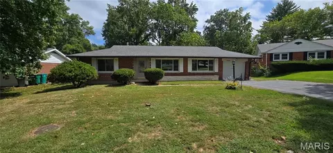 9604 Cherryfield Dr, Saint Louis, MO 63136