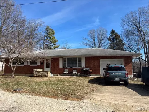 111 N Mountain St, Ironton, MO 63650