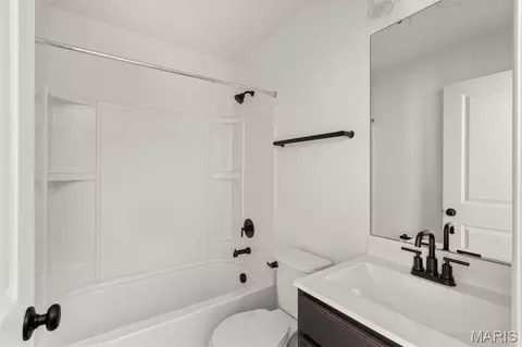 Bath - 2540 Chukka Dr, Eureka, MO 63025 photo 2 of 2