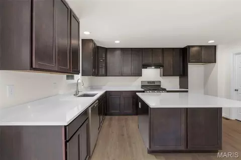Kitchen - 209 Gauntlet Ln, Eureka, MO 63025 photo 1 of 3