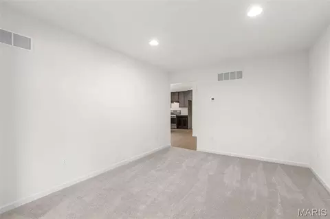 Living - 209 Gauntlet Ln, Eureka, MO 63025 photo 1 of 4