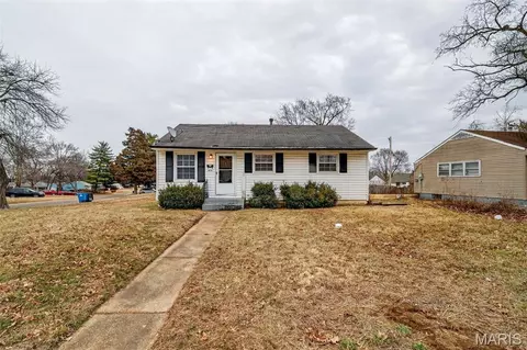 10518 Renfrew Dr, Saint Louis, MO 63137