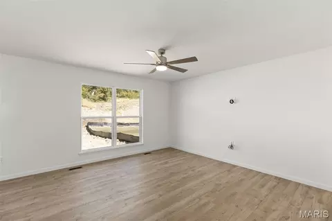 Living - 84 Fall Meadow Ct, Fenton, MO 63026 photo 3 of 5