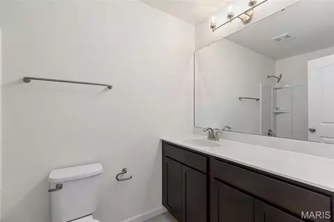 Bath - 84 Fall Meadow Ct, Fenton, MO 63026 photo 4 of 4