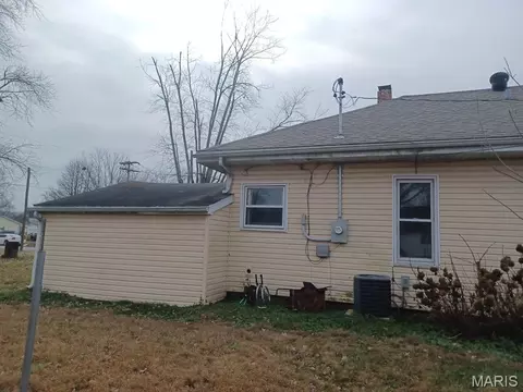 Exterior - 302 N 3rd St, Chaffee, MO 63740 photo 2 of 2