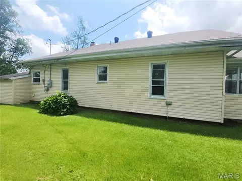 Exterior - 302 N 3rd St, Chaffee, MO 63740 photo 2 of 4
