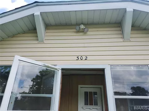 Exterior - 302 N 3rd St, Chaffee, MO 63740 photo 3 of 4