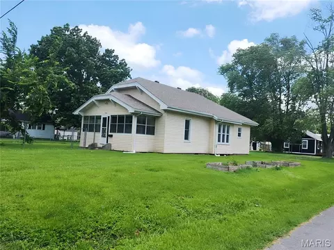 Other - 302 N 3rd St, Chaffee, MO 63740 photo 2 of 5