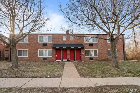 1000 Wild Cherry Ln, University City, MO 63130