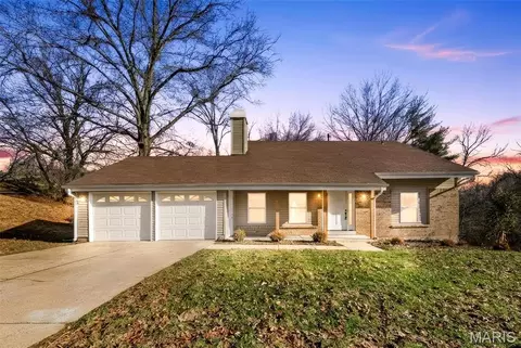 12768 Coachlight Square Dr, Florissant, MO 63033