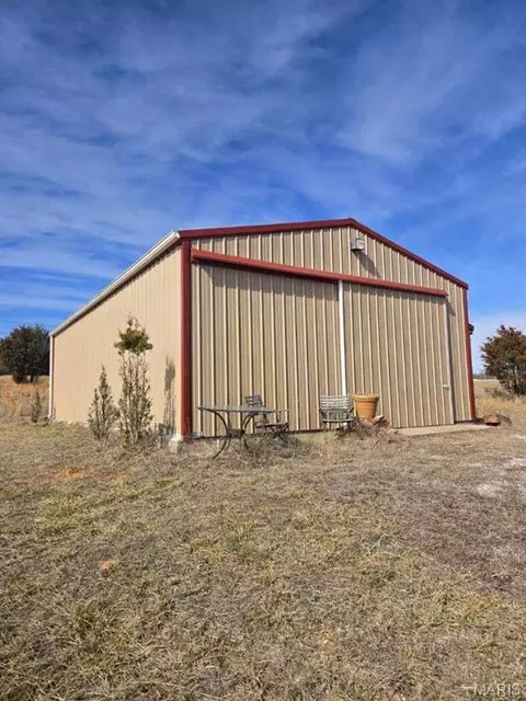 000 Split Oak Rd, Willow Springs, MO 65793