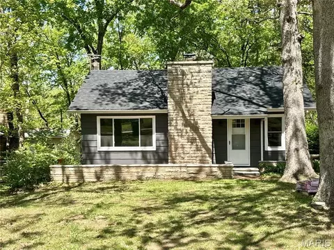 7320 Cedar Dr, Cedar Hill, MO 63016