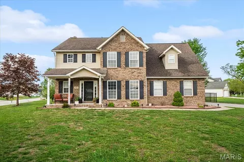 808 Fieldview Dr, Smithton, IL 62285