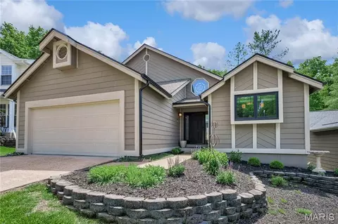 716 Ginger Wood Ct, Ballwin, MO 63021