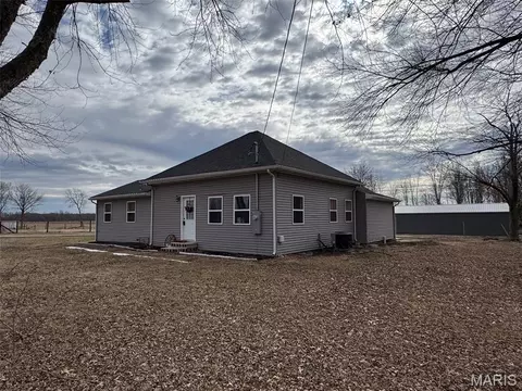 Other - 843 Monroe St, Witt, IL 62094 photo 8 of 8