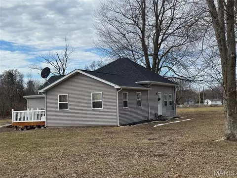 Other - 843 Monroe St, Witt, IL 62094 photo 1 of 8