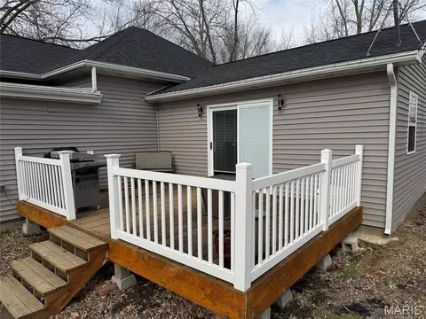 Exterior - 843 Monroe St, Witt, IL 62094 photo 3 of 8