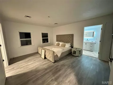 Bedroom - 843 Monroe St, Witt, IL 62094 photo 2 of 4