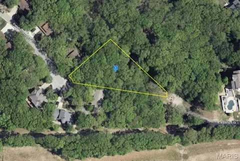 1616 Creightonwood Ct, High Ridge, MO 63049