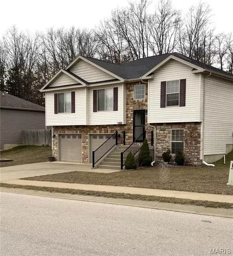 106 Creek View Dr, Saint Robert, MO 65584