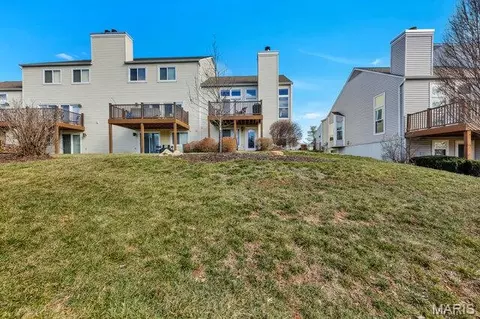 Exterior - 1738 Highview Circle Ct, Ballwin, MO 63021 photo 6 of 9