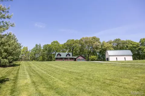 Exterior - 1317 Simmons Rd, O'fallon, IL 62269 photo 4 of 14