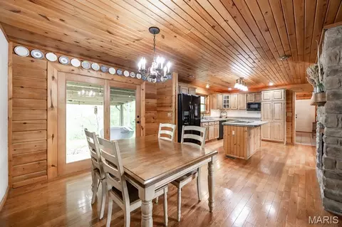Dining - 1317 Simmons Rd, O'fallon, IL 62269 photo 2 of 2
