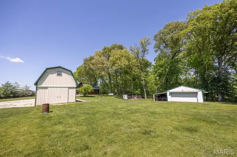 Exterior - 1317 Simmons Rd, O'fallon, IL 62269 photo 8 of 14