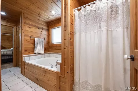 Bath - 1317 Simmons Rd, O'fallon, IL 62269 photo 2 of 5