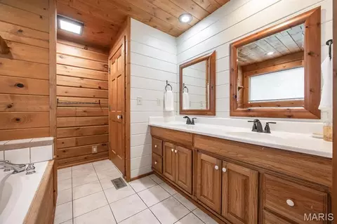 Bath - 1317 Simmons Rd, O'fallon, IL 62269 photo 1 of 5