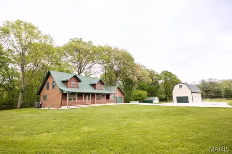 Exterior - 1317 Simmons Rd, O'fallon, IL 62269 photo 2 of 14