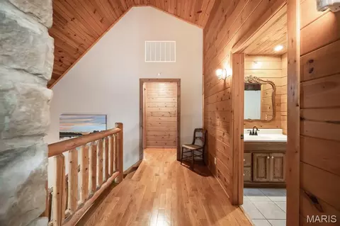 Entry Way - 1317 Simmons Rd, O'fallon, IL 62269 photo 4 of 4