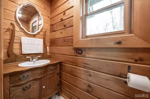 Bath - 1317 Simmons Rd, O'fallon, IL 62269 photo 4 of 5