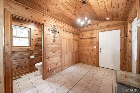 Entry Way - 1317 Simmons Rd, O'fallon, IL 62269 photo 1 of 4