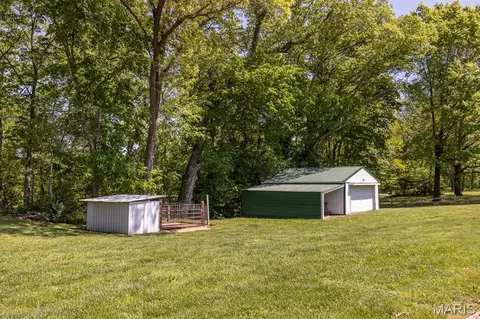 Exterior - 1317 Simmons Rd, O'fallon, IL 62269 photo 7 of 14