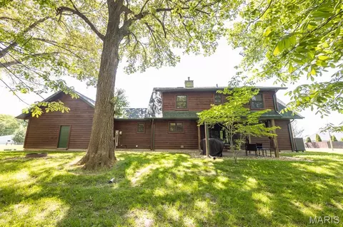 Exterior - 1317 Simmons Rd, O'fallon, IL 62269 photo 10 of 14