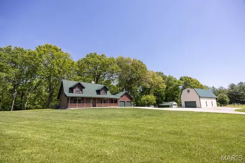 Exterior - 1317 Simmons Rd, O'fallon, IL 62269 photo 5 of 14